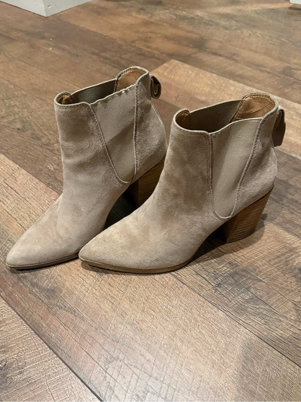Steve Madden Taupe Suede Knoxi Block Heel Boot - Size 8